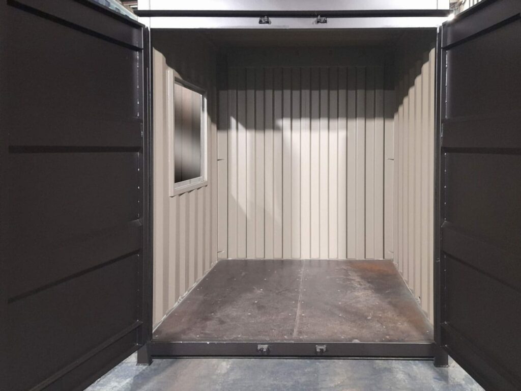 High Cube Container with Impact-Resistant Viewing Window 3