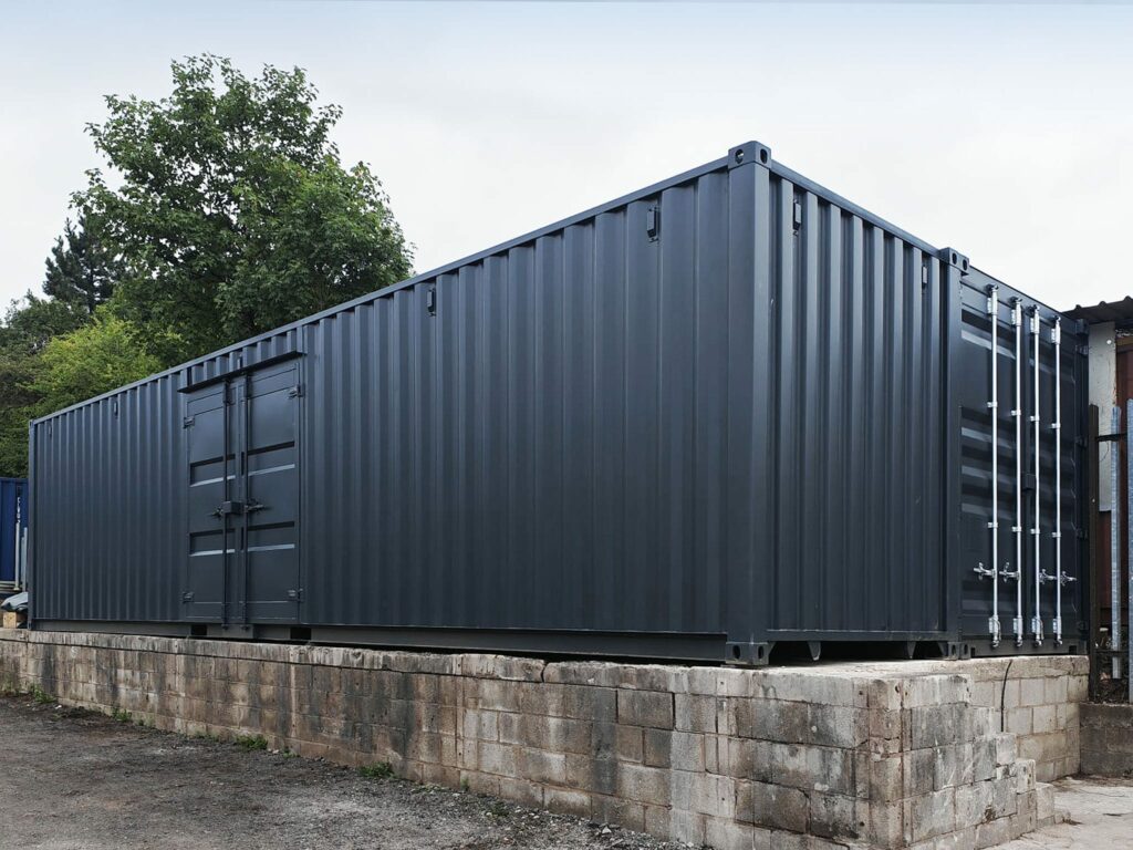 Durable Workshop Container with Open Layout 1