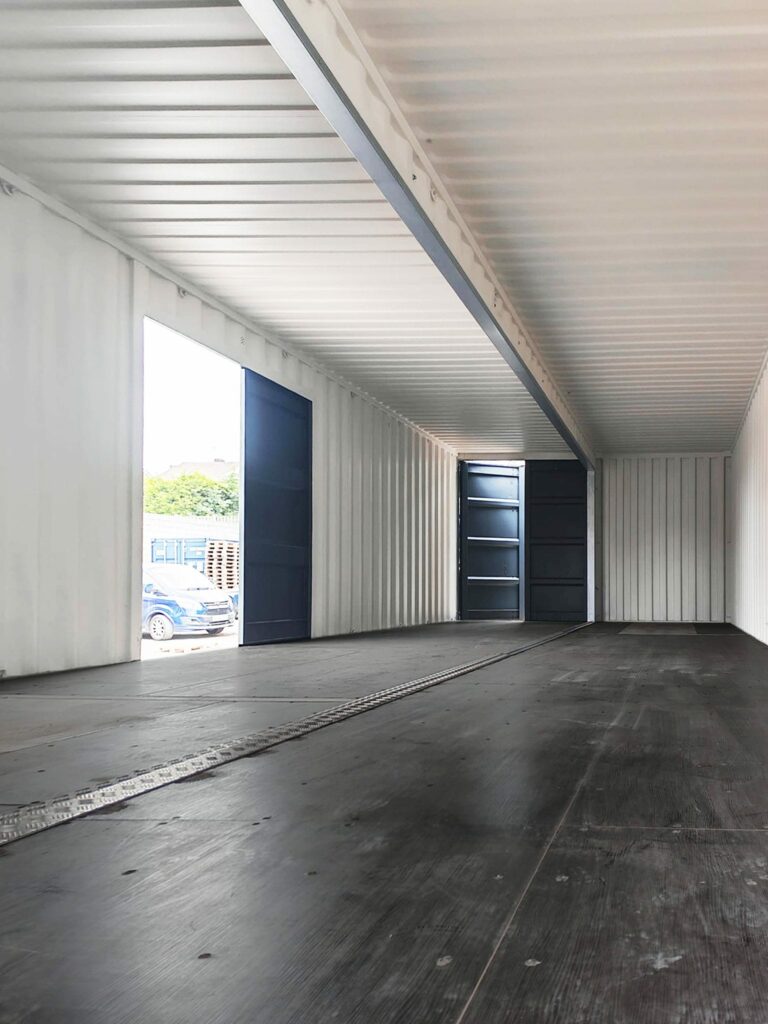 Durable Workshop Container with Open Layout 3